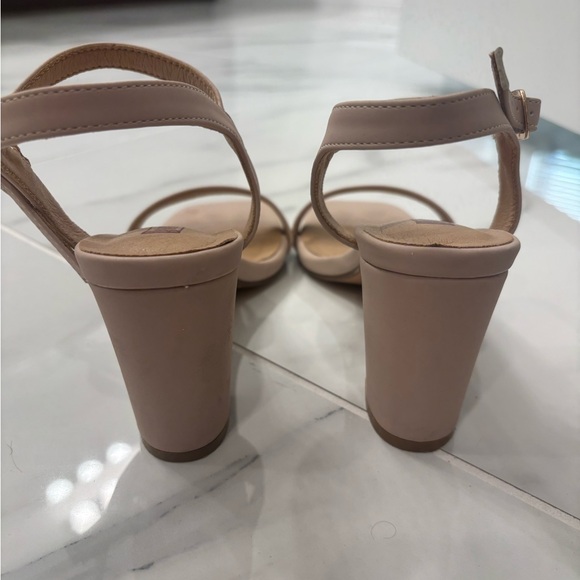 Comfortable block heels - Picture 2 of 3